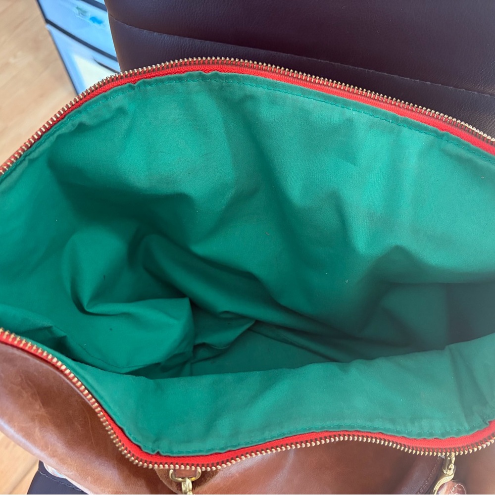 The Hugh Crossbody in Chestnut poppy zipper and detachable straps. - Picture 4 of 4